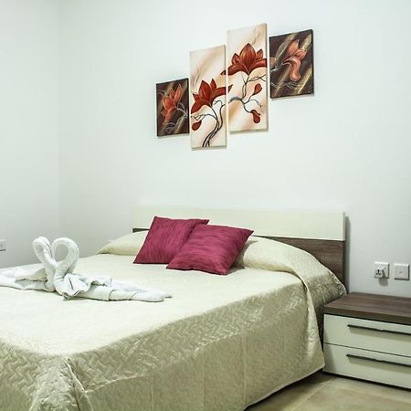 2 Bedroom Apartment Close To City Centre Tas-Sienja Kültér fotó